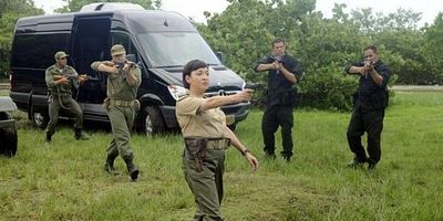 Cartel de Angels in Chains