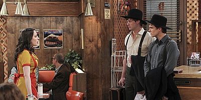 Cartel de Y los tres chicos con madera