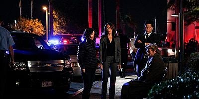 Cartel de Líneas blancas