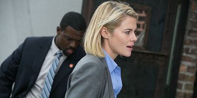 Cartel de Here He Comes