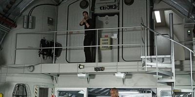 Cartel de Nothing Personal