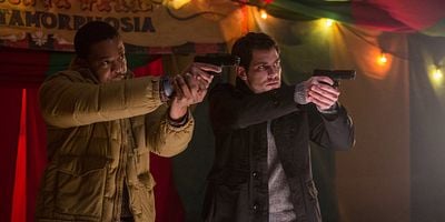 Cartel de The Show Must Go On