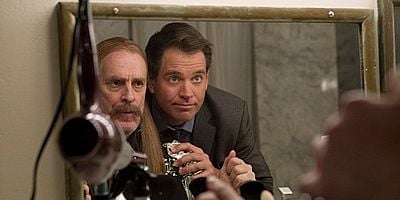 Cartel de Rock and a Hard Place