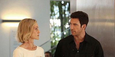 Cartel de Love Is a Battlefield