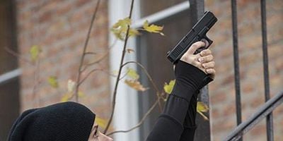 Cartel de Shouldn't Have Been Alone