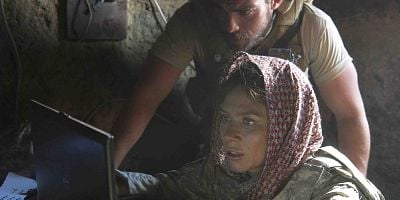 Cartel de Gone Elvis