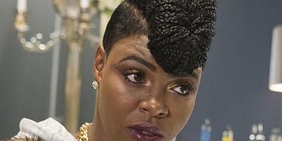 Cartel de Dangerous Bonds