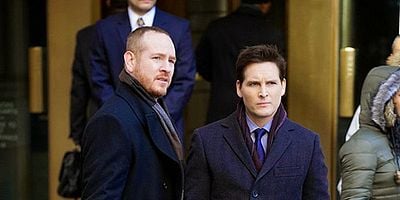 Cartel de Oscar Mike