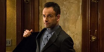 Cartel de Under My Skin