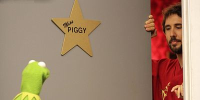 Cartel de Hostile Makeover