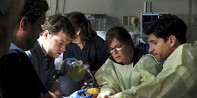 Cartel de We Plug Holes