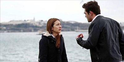 Cartel de Kırgın Çiçekler 24.Bölüm