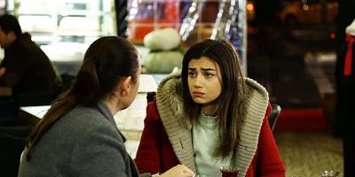 Cartel de Kırgın Çiçekler 32.Bölüm