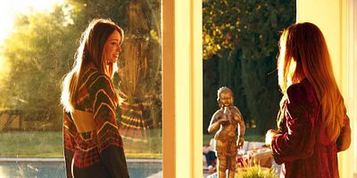 Cartel de Happiness is a Warm Gun