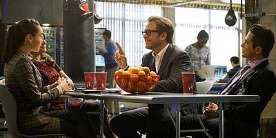 Cartel de Too Perfect