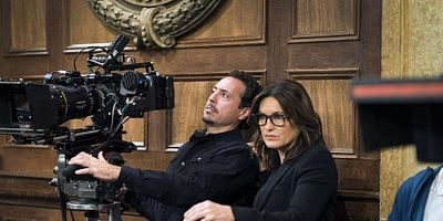 Cartel de Motherly Love