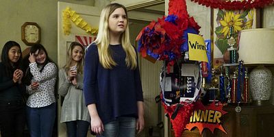 Cartel de S-u-r-- Surprise