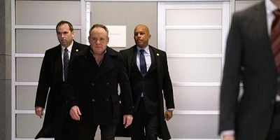 Cartel de Not So Grand Jury