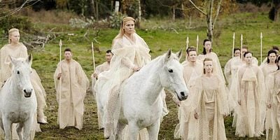 Cartel de We Have Brought You Little Cakes