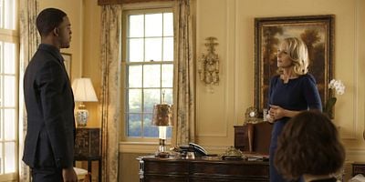 Cartel de Hour Five: Before the Storm