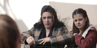 Cartel de Kırgın Çiçekler 80.Bölüm