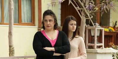 Cartel de Kırgın Çiçekler 81.Bölüm