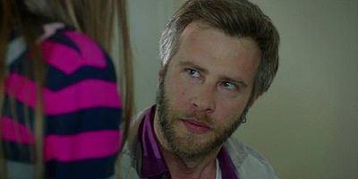 Cartel de Kırgın Çiçekler 83.Bölüm