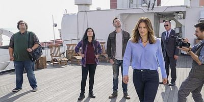 Cartel de Queen Scary