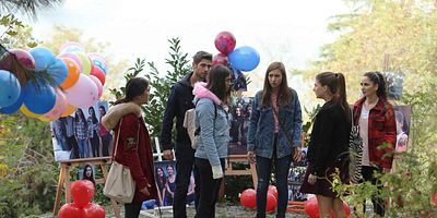 Cartel de Kırgın Çiçekler 98.Bölüm