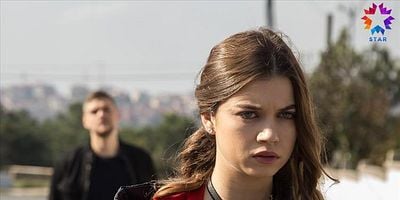 Cartel de Fazilet Hanım ve Kızları 24.Bölüm