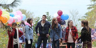 Cartel de Kırgın Çiçekler 99.Bölüm