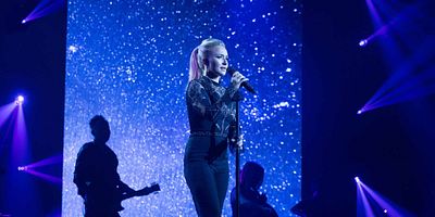 Cartel de New Strings