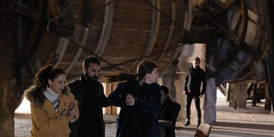 Cartel de Kırgın Çiçekler 103.Bölüm