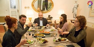 Cartel de Fazilet Hanım ve Kızları 29.Bölüm