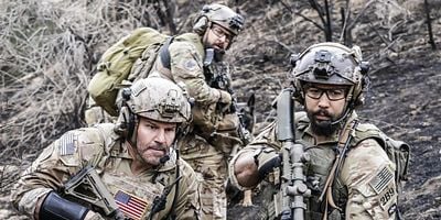 Cartel de Never Get Out of the Boat