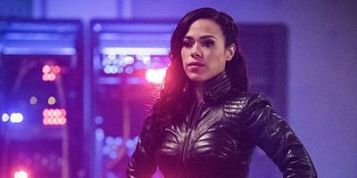 Cartel de Therefore She Is