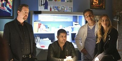 Cartel de Two Steps Back