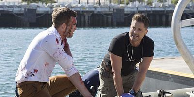 Cartel de Home Stays Home