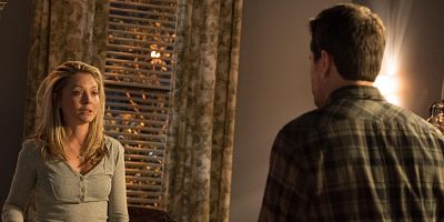 Cartel de Two Sparrows in a Hurricane