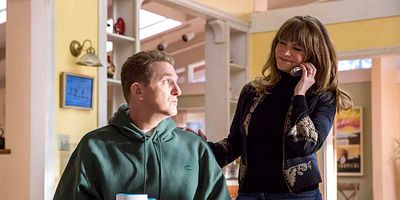 Cartel de The Egg Is Pipping