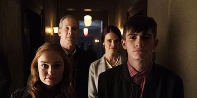 Cartel de Hawk and Dove