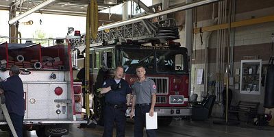 Cartel de This Isn't Charity