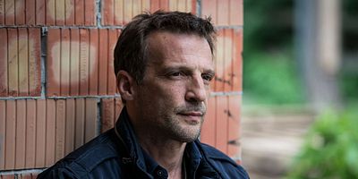 Cartel de Episode 10