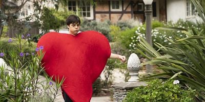 Cartel de Torn Between Two Lovers