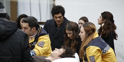 Cartel de Bizim Hikaye 50.Bölüm