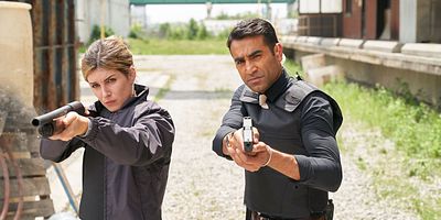 Cartel de When One Door Closes