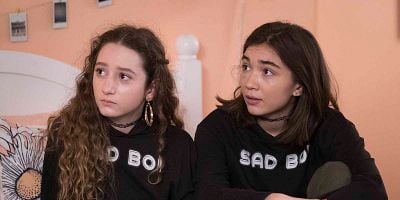 Cartel de China-Curious