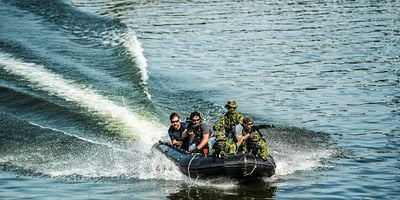 Cartel de Welcome to the Refuge