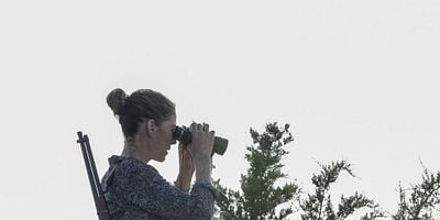 Cartel de Leave What You Don't