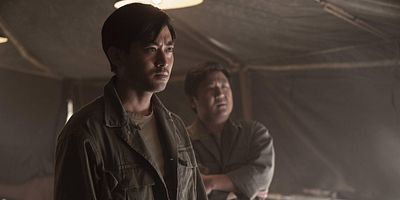 Cartel de Shatter Like a Pearl